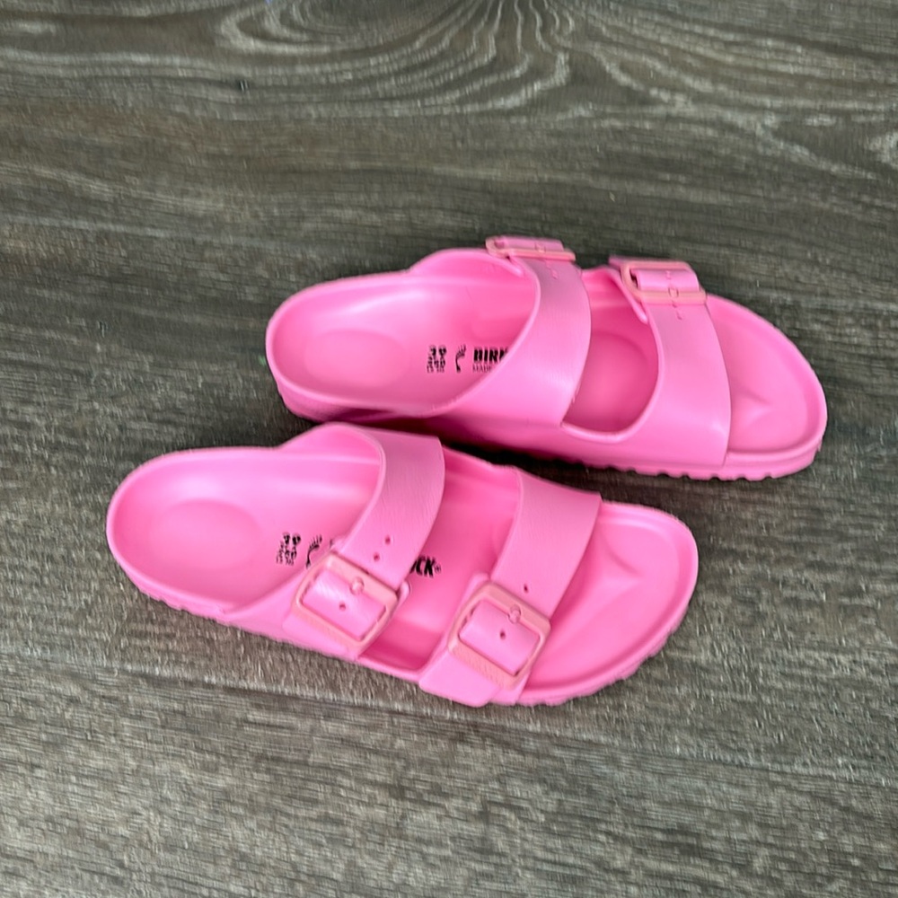 Pink berkienstocks
